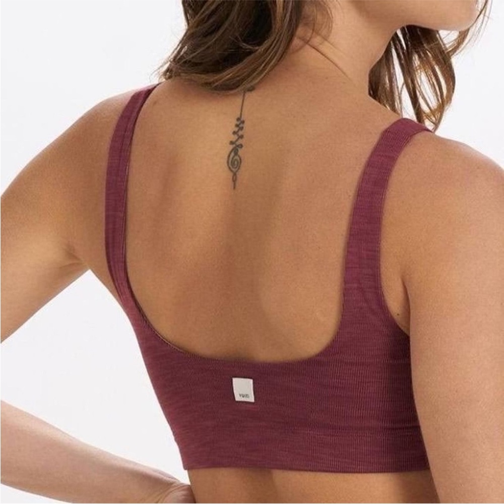 Vuori Women's Rust Red Seamless Leggings & Sports Bra Set - Picture 5 of 13